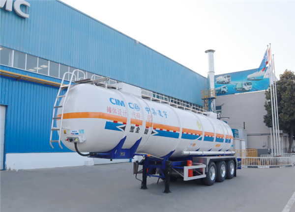 中集凌宇雙氧水運輸半掛車(chē)