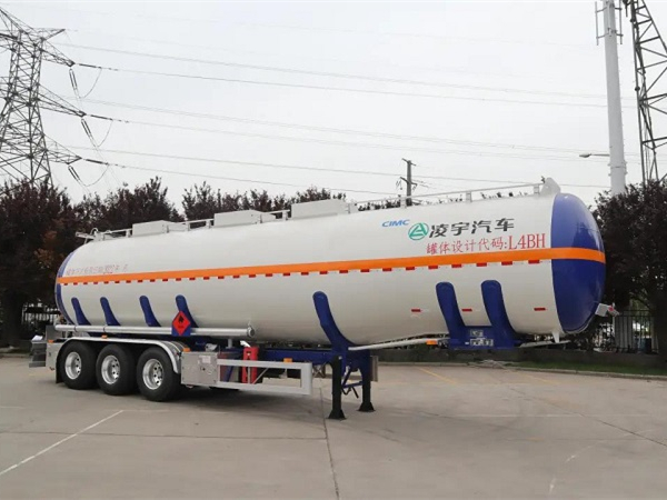 中集凌宇新款鋁合金易燃液體運輸車(chē)來(lái)了！